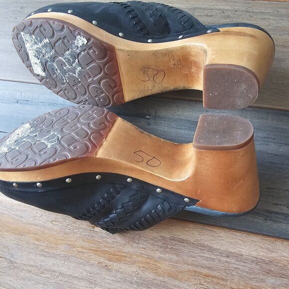 UGG Vivica Black Leather Mules / Clog Shoes Women’s Sheepskin Slip-On Size 10 US - Picture 6 of 9